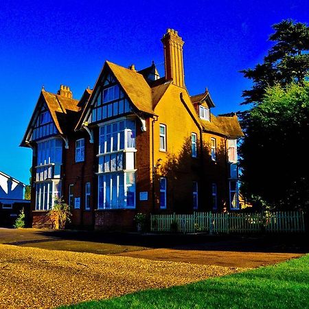 Gatwick Inn Horley Bagian luar foto