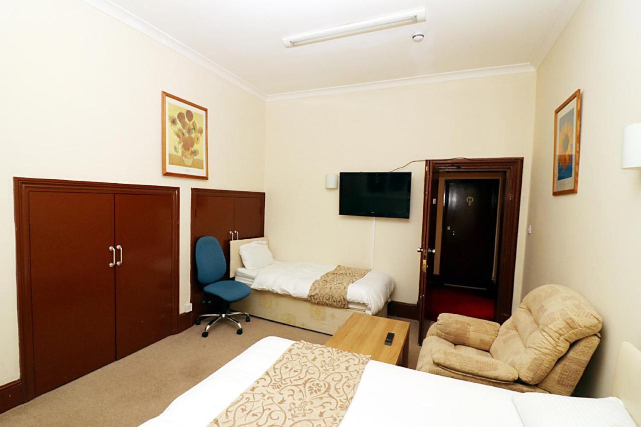 Gatwick Inn Horley Bagian luar foto