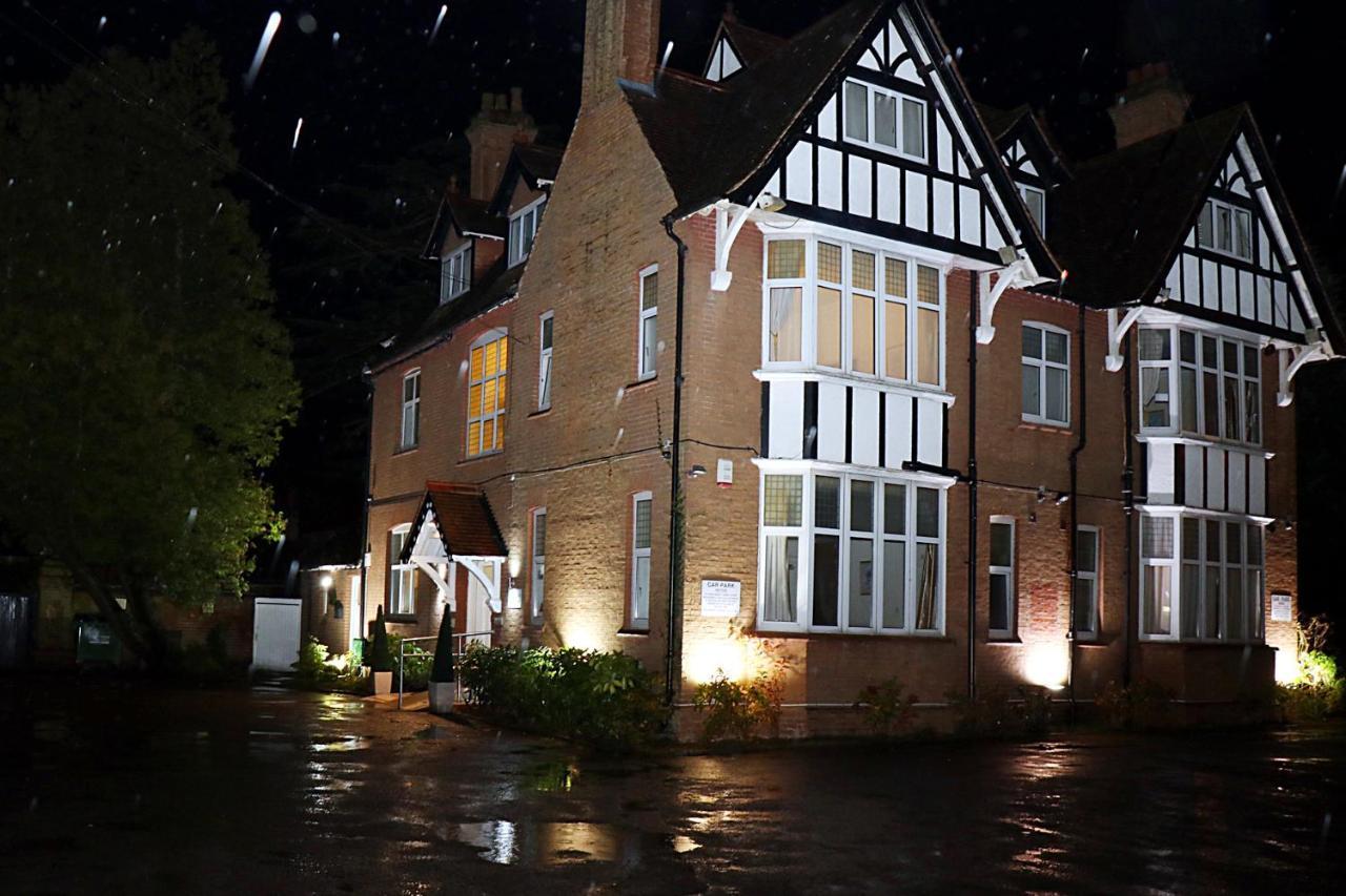 Gatwick Inn Horley Bagian luar foto